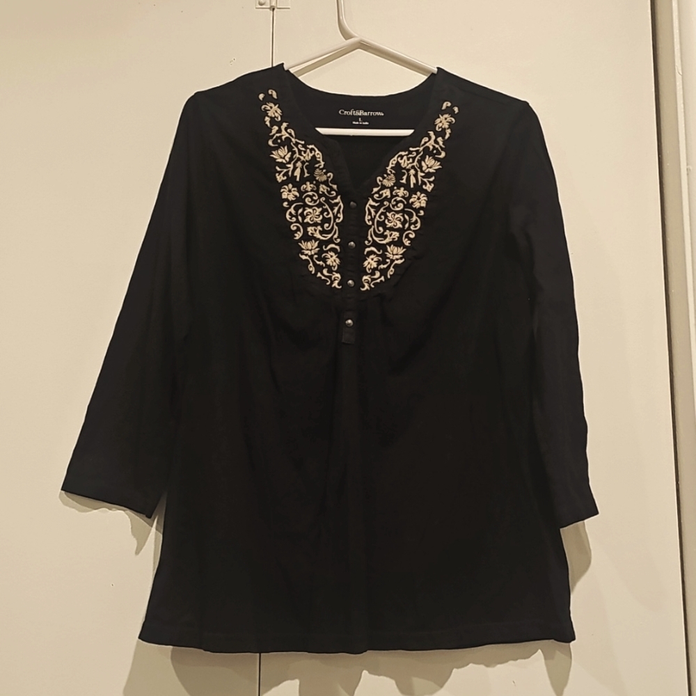 Croft & Barrow Qute Black Cotton Top with Kacky Colored Embroidery Ladies Size L